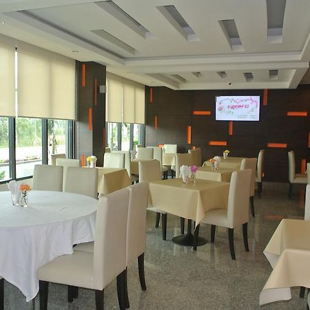 Hotel S Tara Grand Surat Thani Exterior foto