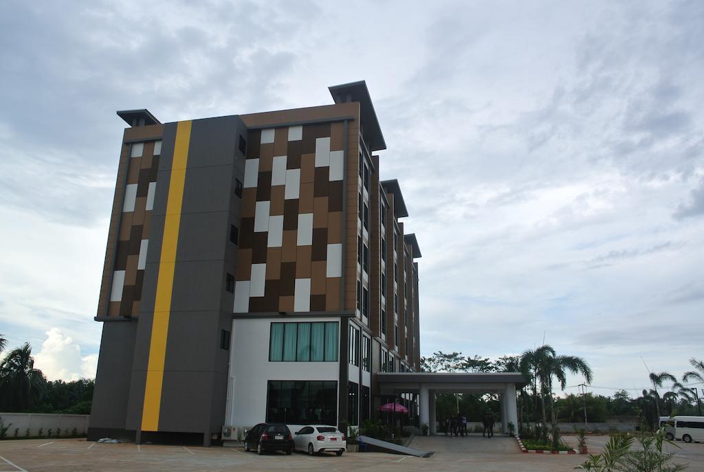 Hotel S Tara Grand Surat Thani Exterior foto