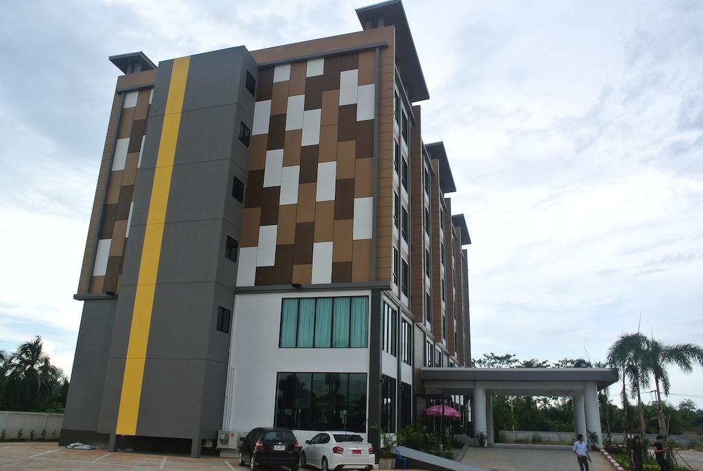 Hotel S Tara Grand Surat Thani Exterior foto