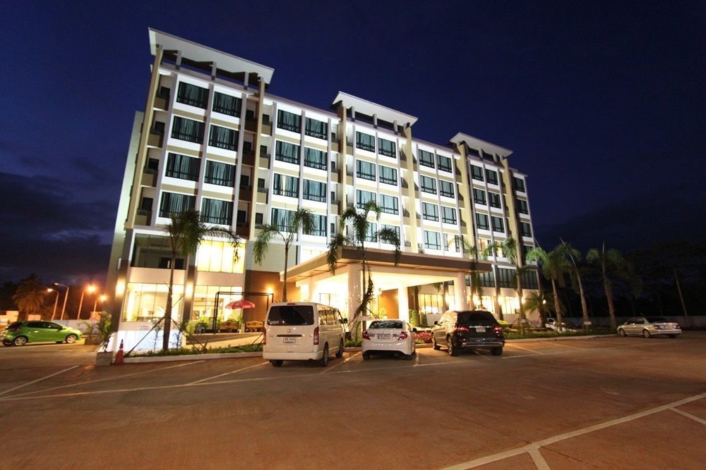 Hotel S Tara Grand Surat Thani Exterior foto