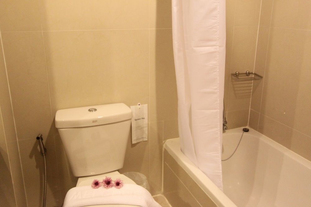 Hotel S Tara Grand Surat Thani Exterior foto